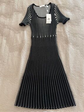 BOSS Black & White Ribbed Knit Midi Dress